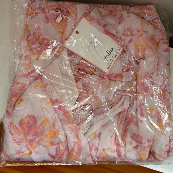 Dee’s Pop Up Shop Cordelia Dress - Picture 2 of 2